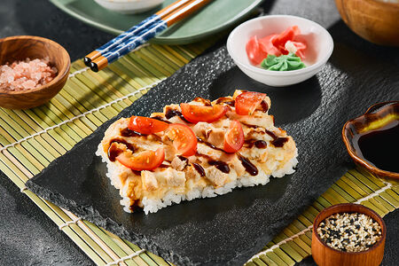 Суши-пицца с курицей