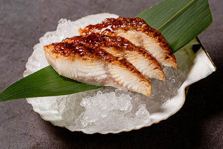 Сашими Угорь