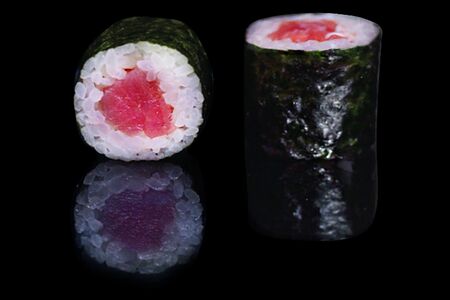 Ролл с тунцом