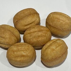 Орешки с вареной сгущенкой