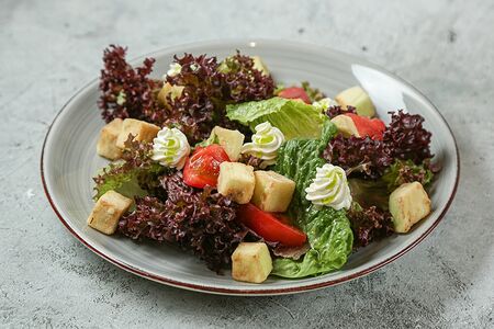 Салат с хрустящими баклажанами