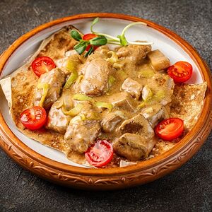 Телятина с белыми грибами в сливочном соусе