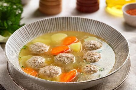 С мясными фрикадельками