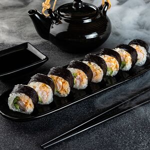 Ролл с креветкой спайси