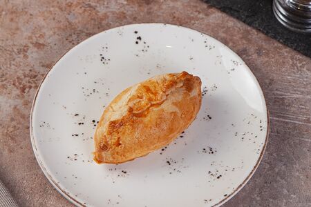 Пирожок с яблоками