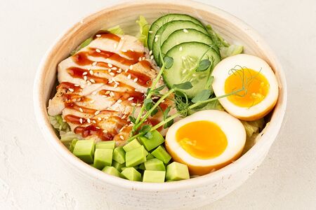 Салат-боул Аджитамо