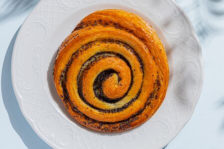 Улитка с маком