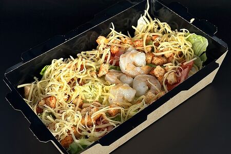 Цезарь с тигровыми креветками