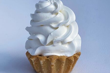 Пирожное Корзиночка с белковым кремом 