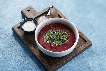 Борщ с салом