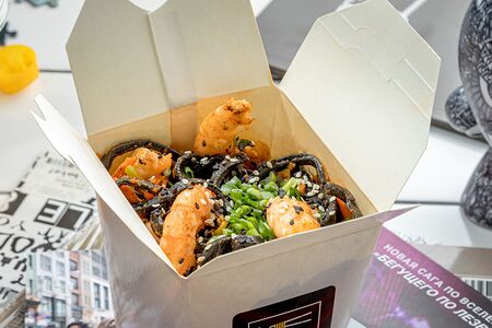 Вок с креветками