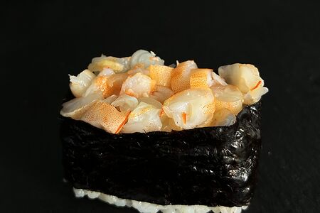 Гункан с креветкой