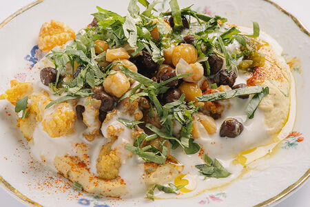 Хумус с хрустящей курицей