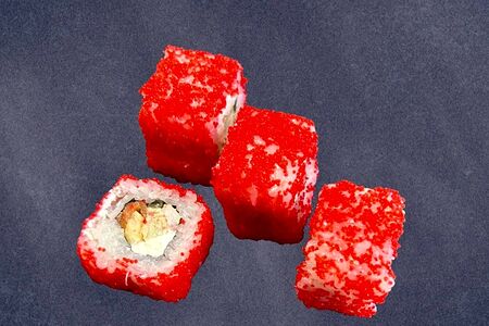 Ролл Калифорния с лососем