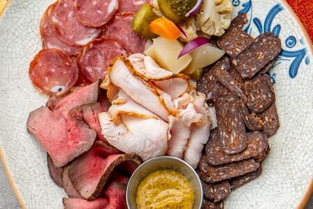 Мясная тарелка