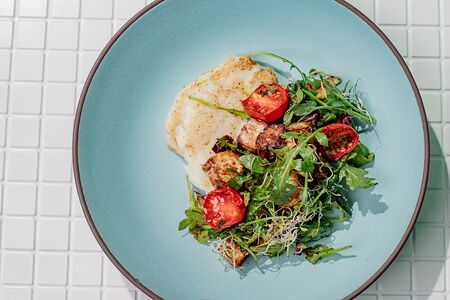 Запеченное филе судака с овощами