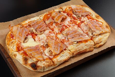 Пиццета с ветчиной и грибами (20 см)