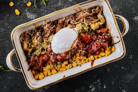 Кобб со взрывной свининой