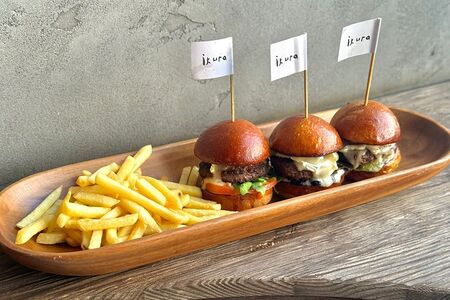 Мини-бургеры Сандо с картофелем фри