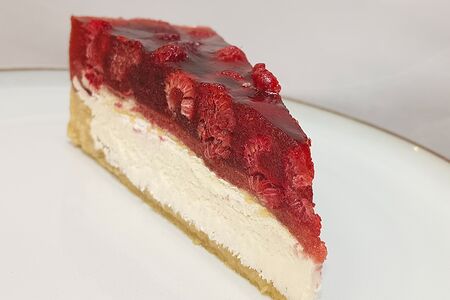 Чизкейк с малиной