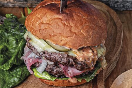 Мегабургер