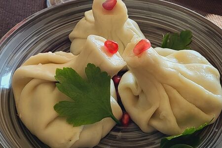 Хинкали с грибами и сливочным соусом