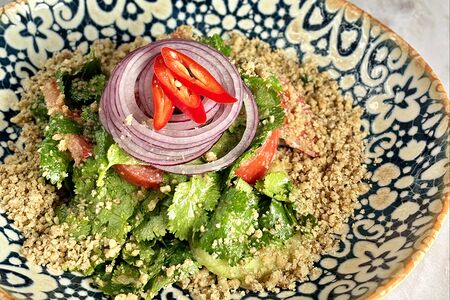 Овощной салат с ореховой заправкой