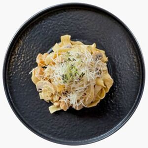 Феттуччине с курицей и грибами