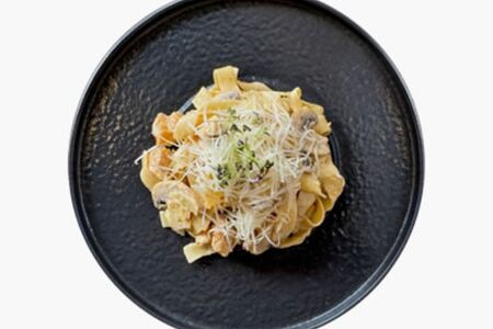 Феттуччине с курицей и грибами