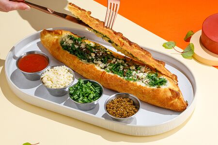 Хрустящая лодочка с люля-кебабом