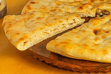 Пирог с курицей и сыром