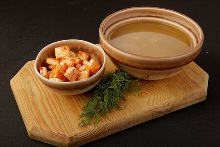 Домашний куриный суп с лапшой