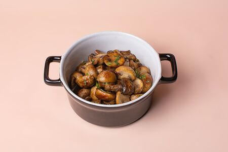 Жареные шампиньоны с тархуном