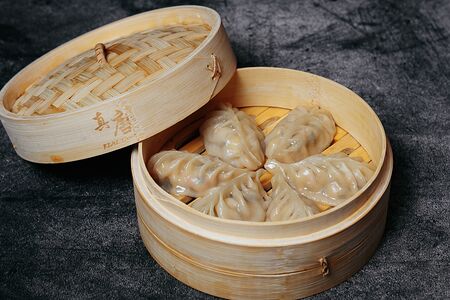 Гедза с яйцом и креветкой