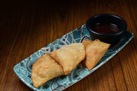 Хрустящие азиатские пирожки с курицей