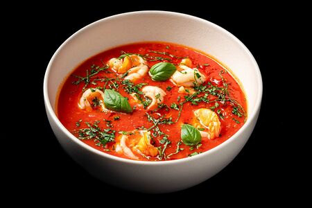 Суп из печеных томатов с креветками