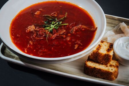 Борщ с копчёным ребром и вологодским салом