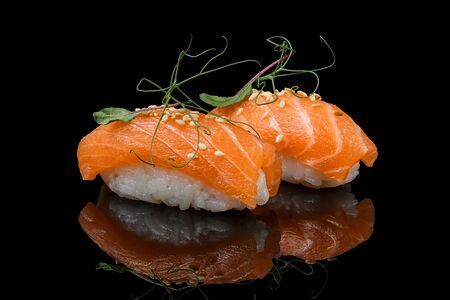 Суши Лосось и дрессинг мацухиса