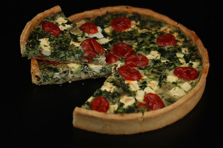 Киш со шпинатом четверть