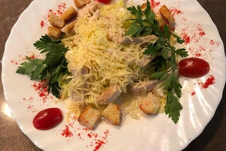 Салат Цезарь с курицей