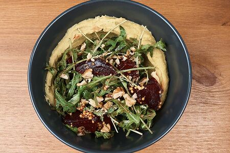 Хумус из нута с вяленой свеклой