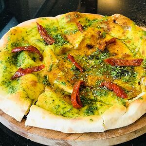 Фокачча с вялеными помидорами