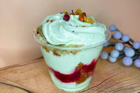 Трайфл Фисташка-малина