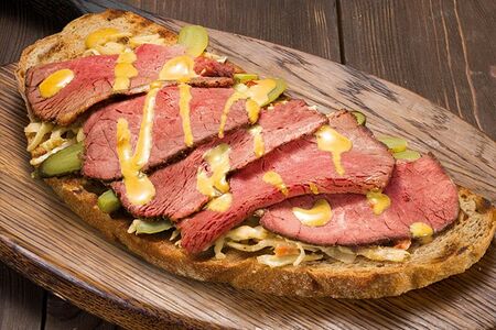 Брускетта с ростбифом