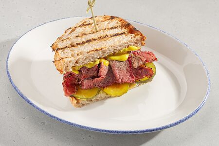 Сэндвич с пастрами