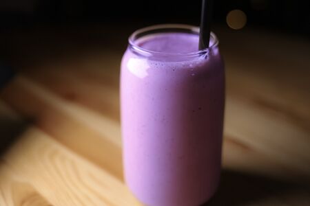 Милкшейк с голубикой