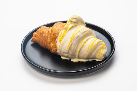 Круассан манго-маракуйя