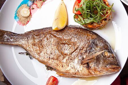 Морской карась (дорадо) с овощным рататуем