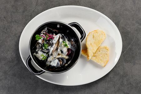 Голубые мидии в сливочном соусе