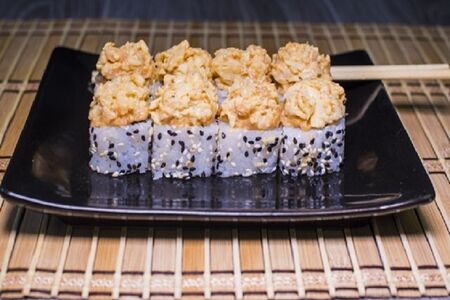 Ролл острый с креветкой